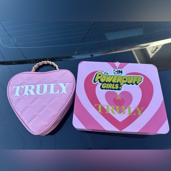 Truly tin and heart shaped bag - Picture 1 of 12